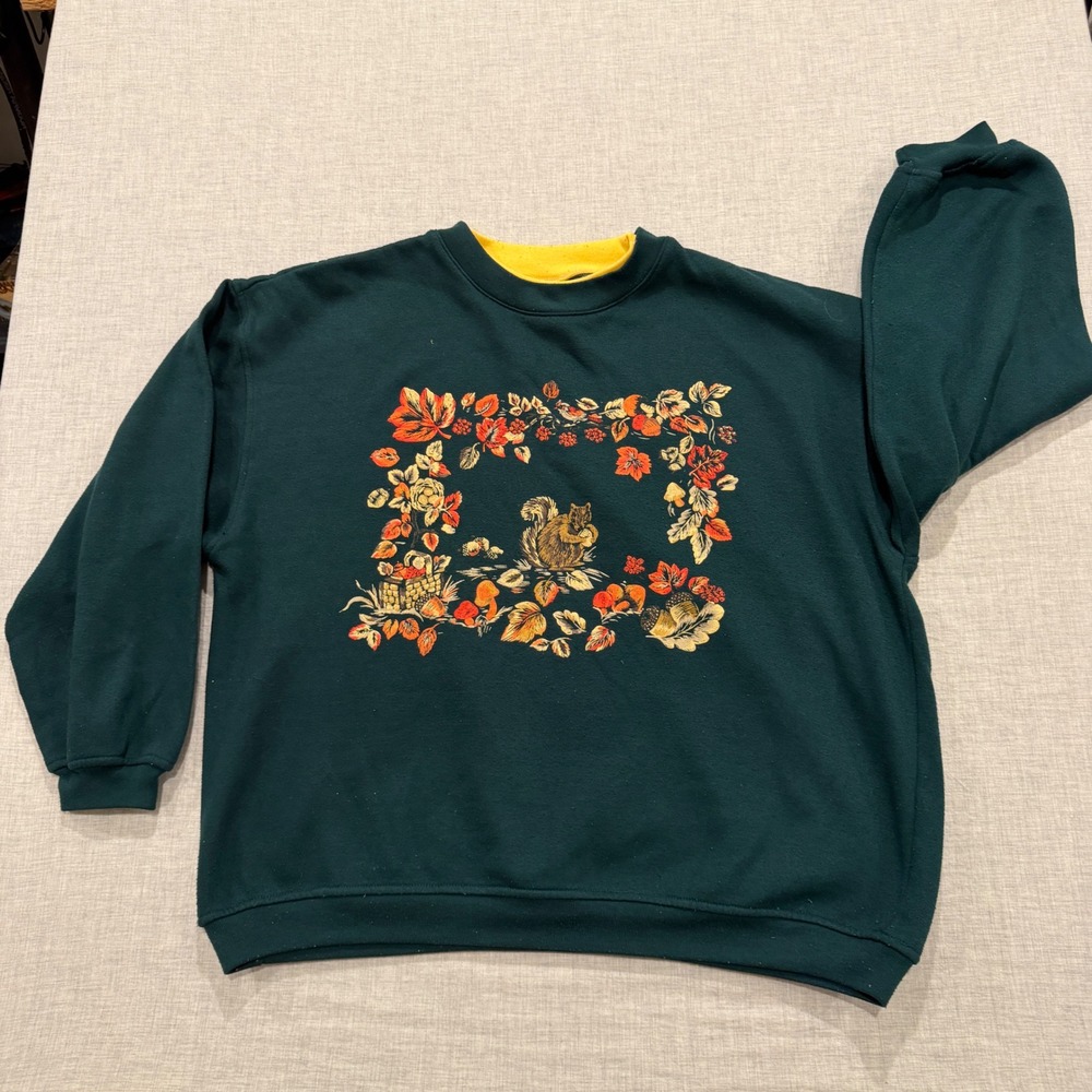 Basic Editions Vintage Squirrel Fall Leaves Sweatshirt Green Crewneck Size M